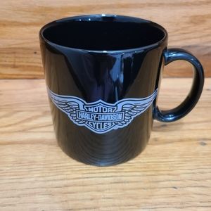 Black Harley Davidson mug motorcycle wing